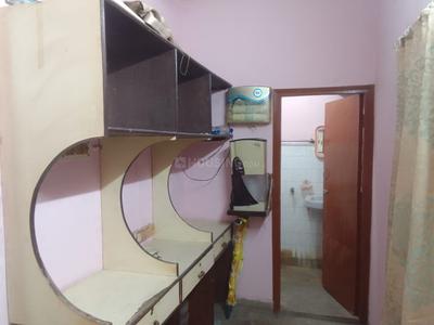 Kitchen Image of 500 Sq.ft 1 BHK Builder Floor for rent in Prince Anwar Shah Connector Kolkata for Rs. 10500