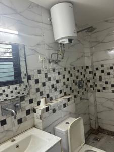 Bathroom Image of 1620 Sq.ft 2 BHK Builder Floor for rent in Sector 46 Gurgaon for Rs. 30000