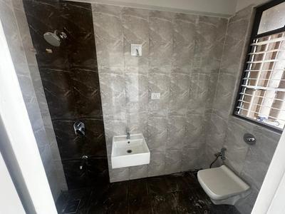 Bathroom Image of 861 Sq.ft 3 BHK Apartment / Flat for rent in Pacifica North Enclave, Vaishno Devi Circle Ahmedabad for Rs. 26000