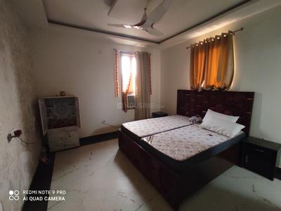 Bedroom Image of 1800 Sq.ft 3 BHK Builder Floor for sale in Punjabi Bagh New Delhi for Rs. 27500000
