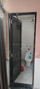 Bathroom Image of 1300 Sq.ft 3 BHK Apartment / Flat for rent in Shahdara New Delhi for Rs. 18000
