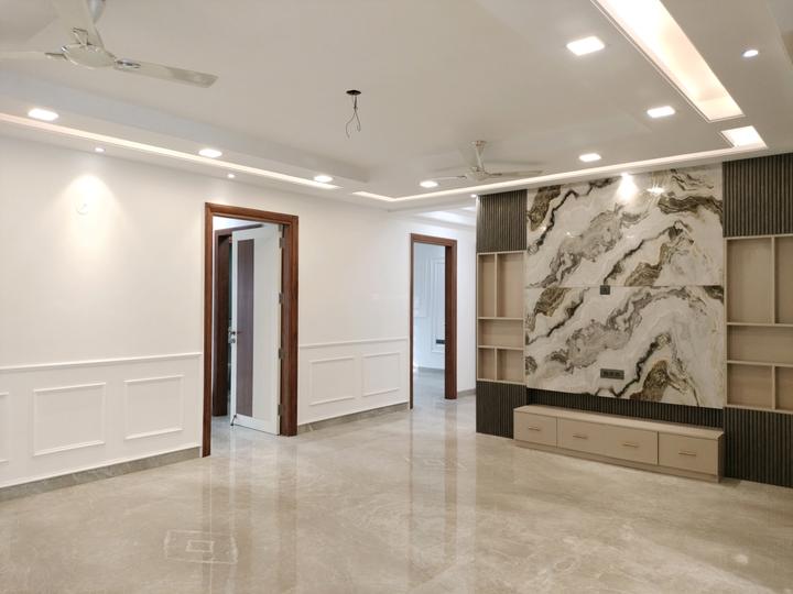 Ultra Luxury Builder Floor Main Image 1