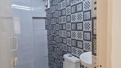 Bathroom Image of 600 Sq.ft 1 BHK Apartment / Flat for rent in Sector 19 Dwarka New Delhi for Rs. 26000