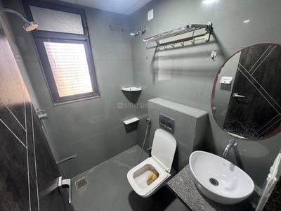 Bathroom Image of 1800 Sq.ft 3 BHK Apartment / Flat for rent in Akshaj Caladium, Bhadaj Ahmedabad for Rs. 28000