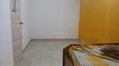 Bedroom Image of 600 Sq.ft 1 BHK Apartment / Flat for rent in Kshitija Shree Laxmi Residency, Byculla Mumbai for Rs. 45000
