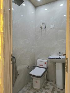 Common Bathroom Image of 950 Sq.ft 2 BHK Builder Floor for sale in Indirapuram Ghaziabad for Rs. 5800000