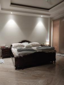 Bedroom Image of 2700 Sq.ft 4 BHK Builder Floor for sale in Sarvodaya Enclave New Delhi for Rs. 90000000