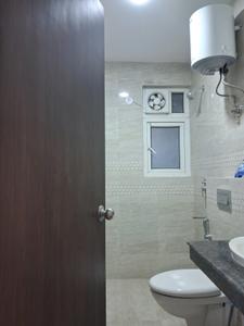 Common Bathroom Image of 1625 Sq.ft 3 BHK Apartment / Flat for sale in ATS Le Grandiose, Sector 150 Noida for Rs. 18500000