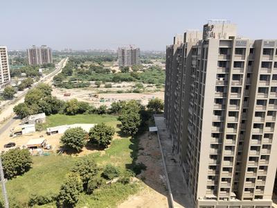 Bedroom One Image of 1484 Sq.ft 3 BHK Apartment / Flat for sale in Avirat Silver Brook, Shilaj Ahmedabad for Rs. 7500000