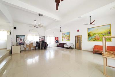 Hall Image of 4050 Sq.ft 6 BHK Independent House for sale in Khoraj Ahmedabad for Rs. 28000000