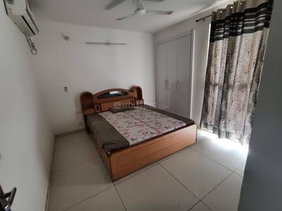 Bedroom Image of 1350 Sq.ft 3 BHK Apartment / Flat for rent in Motiaz Royal Citi, Gazipur Zirakpur for Rs. 30000
