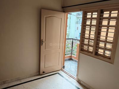 Bedroom Image of 750 Sq.ft 2 BHK Independent House for rent in Adugodi Bengaluru for Rs. 24000