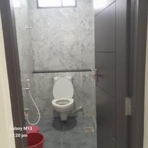 Bathroom Image of 1300 Sq.ft 3 BHK Apartment / Flat for sale in Madipakkam Chennai for Rs. 7900000