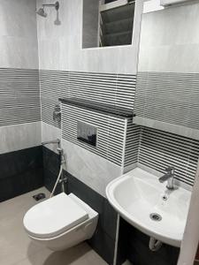 Bathroom Image of 1500 Sq.ft 3 BHK Apartment / Flat for sale in Vennala Kochi for Rs. 14000000