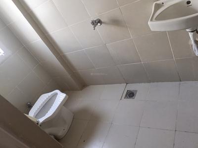 Bathroom Image of 260 Sq.ft 1 RK Apartment / Flat for rent in Emaar Emerald Floors Premier, Sector 65 Gurgaon for Rs. 13500