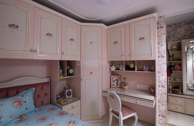 Bedroom Image of 750 Sq.ft 2 BHK Apartment / Flat for sale in Prabhadevi Mumbai for Rs. 31000000