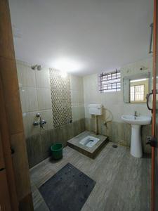 Bathroom Image of 1300 Sq.ft 3 BHK Apartment / Flat for rent in Padmanabhanagar Bengaluru for Rs. 25000