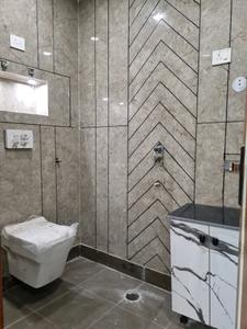 Common Bathroom Image of 1350 Sq.ft 4 BHK Apartment / Flat for sale in Chandra Park New Delhi for Rs. 11500000