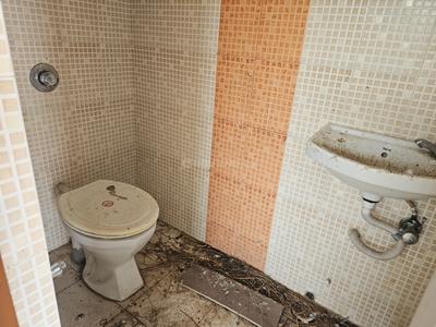 Bathroom Image of 2520 Sq.ft 5 BHK Independent House for sale in Ghuma Ahmedabad for Rs. 20000000