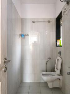 Common Bathroom Image of 1100 Sq.ft 3 BHK Apartment / Flat for rent in Sheth Zuri, Thane West Thane for Rs. 58000