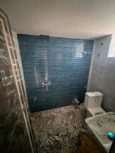 Bathroom Image of 1000 Sq.ft 4 BHK Independent House for sale in Paikpara Kolkata for Rs. 13500000