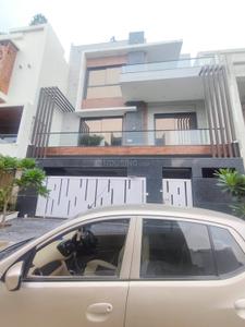 Image of 5100 Sq.ft 6 BHK Villa for rent in Emaar Gomti Greens, Gomti Nagar, Lucknow for Rs. 130000
