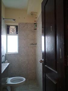 Common Bathroom Image of 825 Sq.ft 2 BHK Apartment / Flat for sale in Paras Tierea, Sector 137 Noida for Rs. 6800000