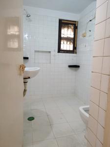 Common Bathroom Image of 2200 Sq.ft 3 BHK Apartment / Flat for rent in DDA Flats Vasant Kunj, Vasant Kunj New Delhi for Rs. 74000