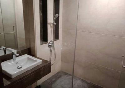 Bathroom Image of 2400 Sq.ft 3 BHK Apartment / Flat for rent in Lokhandwala Minerva, Worli Mumbai for Rs. 380000