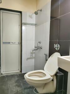 Common Bathroom Image of 910 Sq.ft 2 BHK Apartment / Flat for rent in Kasarvadavali Thane for Rs. 24000