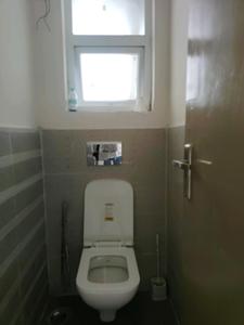 Common Bathroom Image of 865 Sq.ft 2 BHK Apartment / Flat for sale in Pareena Mi Casa, Sector 68 Gurgaon for Rs. 11500000