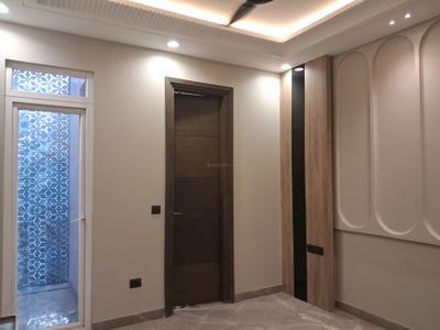 Bedroom Image of 1350 Sq.ft 3 BHK Builder Floor for sale in Paschim Vihar New Delhi for Rs. 28500000