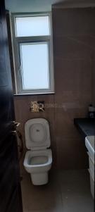 Bathroom Image of 1440 Sq.ft 3 BHK Builder Floor for sale in Smartworld Orchard, Sector 61 Gurgaon for Rs. 20500000