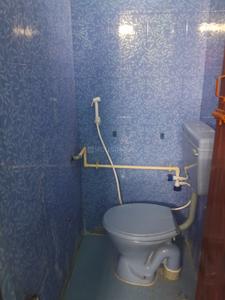 Bathroom Image of 850 Sq.ft 2 BHK Apartment / Flat for rent in Choolaimedu Chennai for Rs. 35000