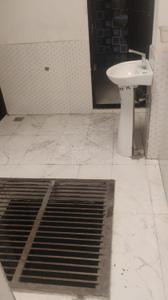 Bathroom Image of 1000 Sq.ft 2 BHK Builder Floor for rent in Jamalpur Colony Ludhiana for Rs. 7500
