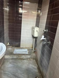 Bathroom Image of 600 Sq.ft 1 BHK Independent House for rent in Alpha II Greater Noida for Rs. 15000