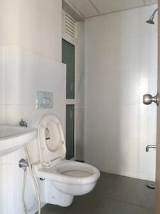 Common Bathroom Image of 750 Sq.ft 2 BHK Apartment / Flat for rent in Godrej Emerald, Thane West Thane for Rs. 24000