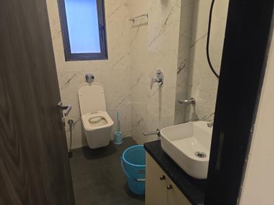 Image of 1000 Sq.ft 2 BHK Apartment / Flat for rent in DLH Leo Tower, Andheri West, Mumbai for Rs. 120000