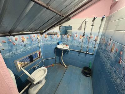 Bathroom Image of 1600 Sq.ft 1 BHK Independent House for rent in Doak Nagar Madurai for Rs. 20000