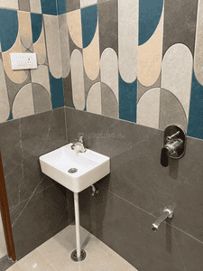 Bathroom Image of 1390 Sq.ft 2 BHK Builder Floor for rent in Gunjur Bengaluru for Rs. 30000