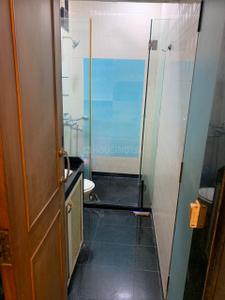 Bathroom Image of 650 Sq.ft 1 BHK Apartment / Flat for rent in Cumballa Hill Mumbai for Rs. 125000