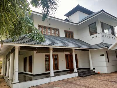 Image of 3800 Sq.ft 3 BHK Independent House for sale in Vyttila, Kochi for Rs. 37500000