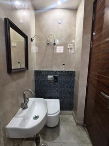 Bathroom Image of 815 Sq.ft 3 BHK Builder Floor for rent in Sector 4 Rohini New Delhi for Rs. 30000