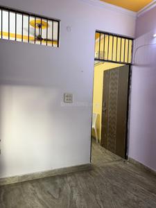 Bedroom Image of 350 Sq.ft 1 BHK Builder Floor for rent in Sector 6 Rohini New Delhi for Rs. 12000