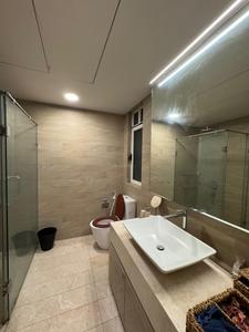 Bathroom Image of 2900 Sq.ft 3 BHK Apartment / Flat for rent in Indiabulls Sky, Parel Mumbai for Rs. 450000