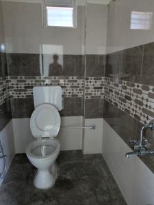 Common Bathroom Image of 1525 Sq.ft 3 BHK Apartment / Flat for sale in Nayans Nature Springs, Kukatpally Hyderabad for Rs. 12000000