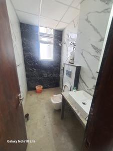 Bathroom Image of 2000 Sq.ft 3 BHK Builder Floor for rent in Sector 122 Noida for Rs. 35000