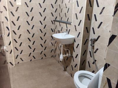 Bathroom Image of 1200 Sq.ft 2 BHK Independent House for rent in Arumbakkam Chennai for Rs. 28000