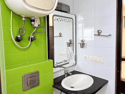 Image of 1250 Sq.ft 2 BHK Apartment / Flat for rent in Swatantra Indraprastha Apartments, Sector 32, Faridabad for Rs. 32000