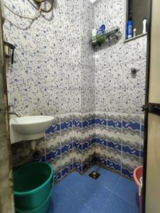 Bathroom Image of 650 Sq.ft 1 BHK Apartment / Flat for rent in Kopar Khairane Navi Mumbai for Rs. 35000